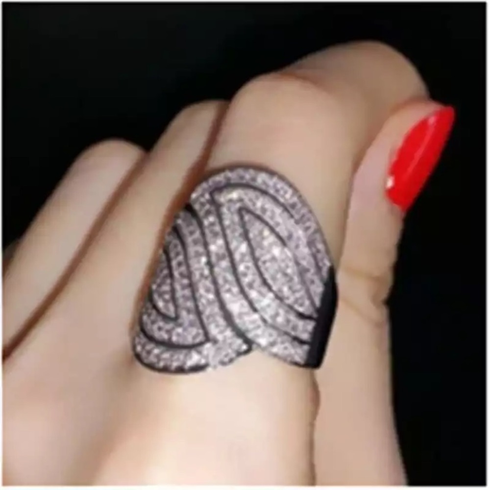 New Full Crystal Fashion Gorgeous Ring - Picture 3 of 4